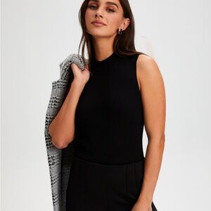 Laura Black Sleeveless Fine Knit Sweater Size Small